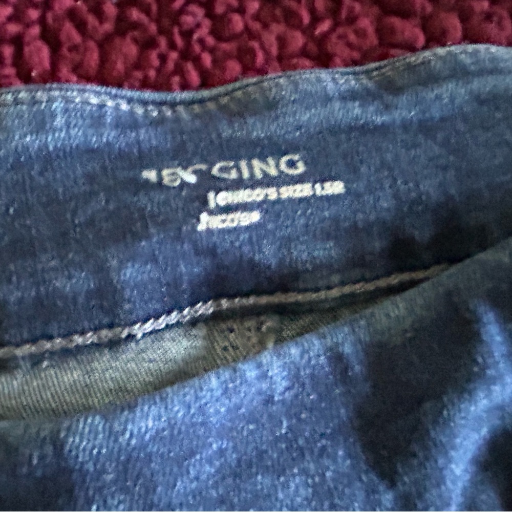 Chico’s jegging size 1.5R (10/12) with embellished legs EUC - Picture 3 of 4